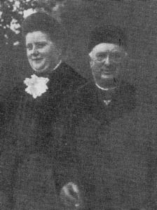 Romanie Vandenbussche en Louis Gilliodts-van Severen, na 1906. (overgenomen uit VANDEWALLE red., 100 jaar Gilliodts, 41.)